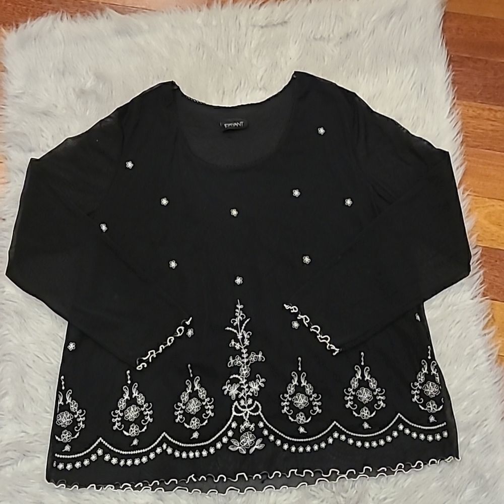 Lane Bryant womens black with white embroidered floral Ling sleeve shirt